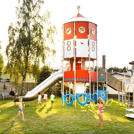 Готель Osrodek Wypoczynkowy Zlota Plaza Мєлно Екстер'єр фото