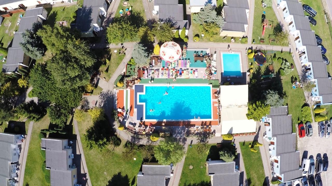 Готель Osrodek Wypoczynkowy Zlota Plaza Мєлно Екстер'єр фото